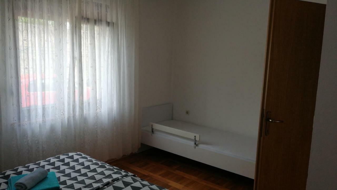 Apartman Valentic Apartment ยาดราโนโว ภายนอก รูปภาพ